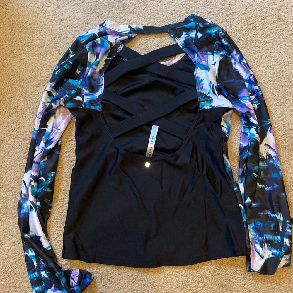 Fabletics Rash Guard - Picture 2 of 3
